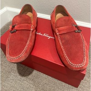 Salvatore Ferragamo Red suede 91/2